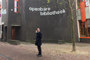 Lodewijk Asscher bezoekt bibliotheken Almelo en Enschede
